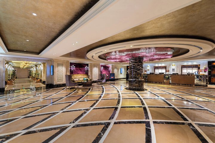 Entrance & Lobby