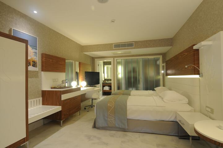 Room 16 of 68