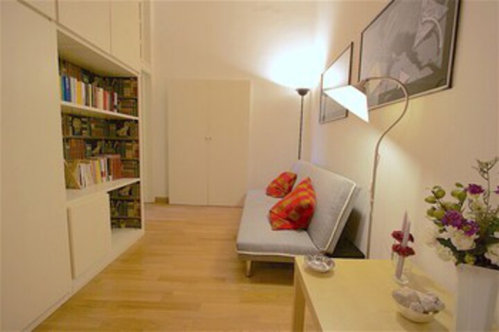 Room 9 of 23