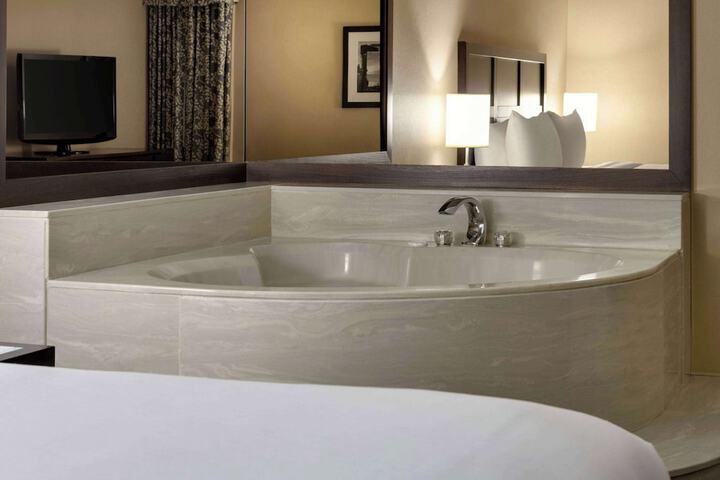 Hot Tub 30 of 66