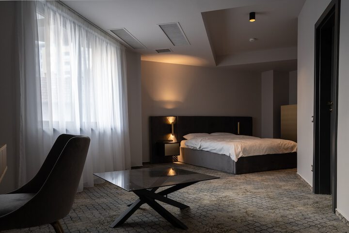 Room 7 of 13