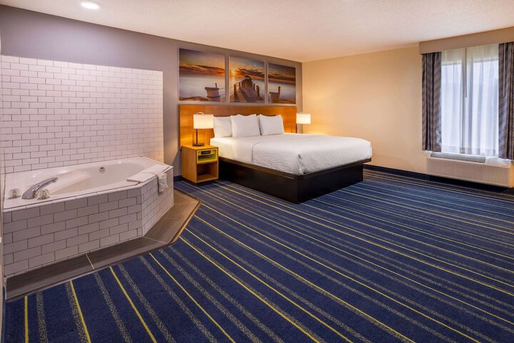 1 King Bed (3 of 3)