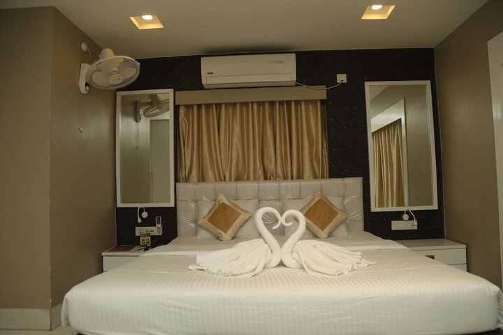 Room 6 of 25