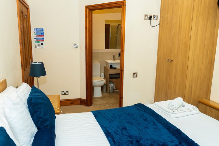 Room 30 of 49