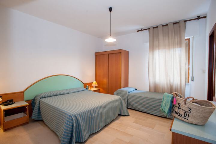 Room 14 of 52