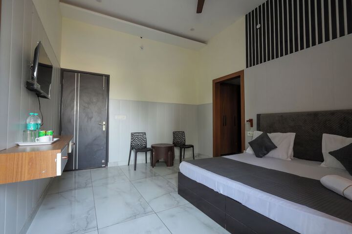 Room 6 of 45