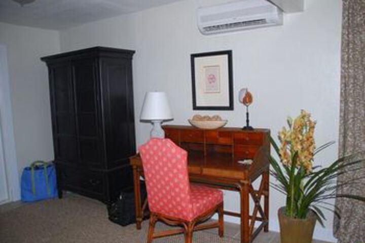 Room 13 of 20