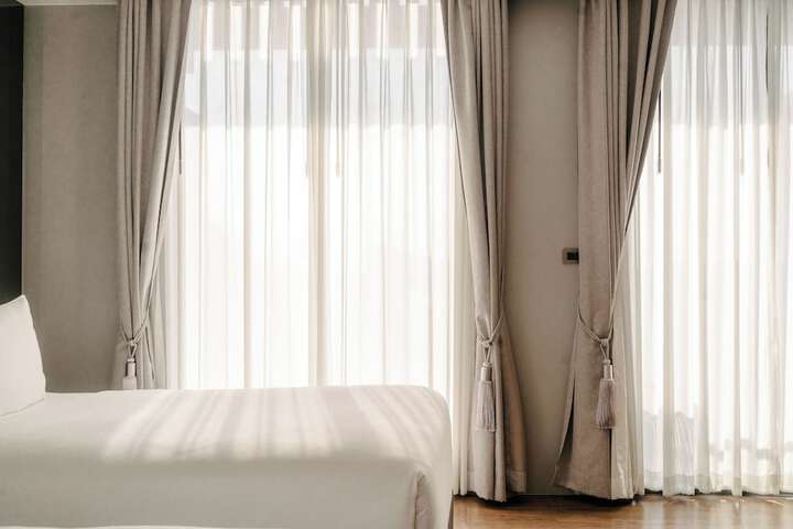 Room 4 of 216