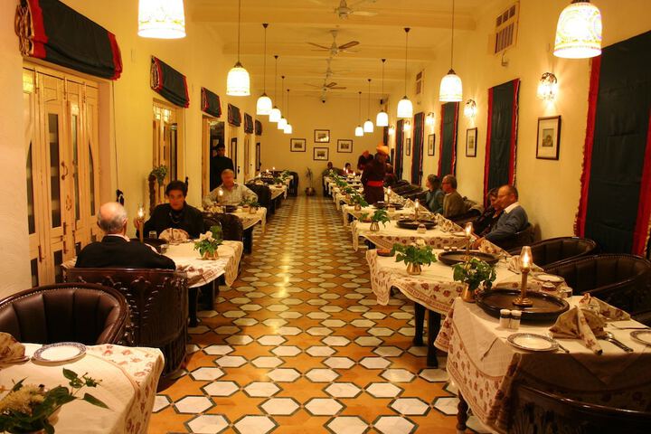 Dining 39 of 68