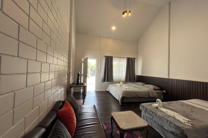 Room 25 of 177