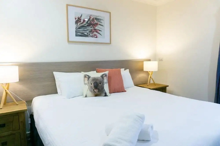 Room 2 of 11