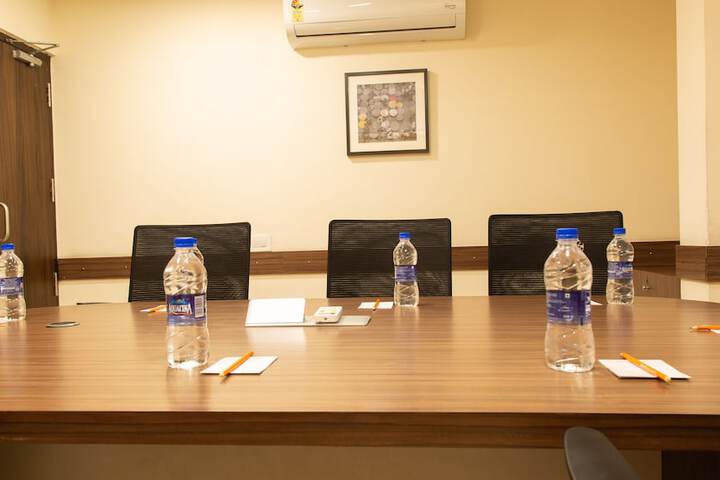 Business Center 28 of 30