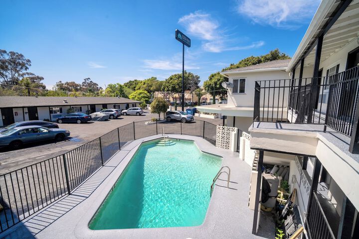 Pool 14 of 16