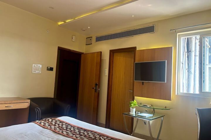 Room 32 of 58