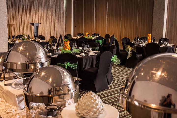 Ballroom/Hall 85 of 113
