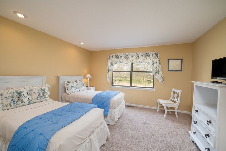 Room 35 of 167