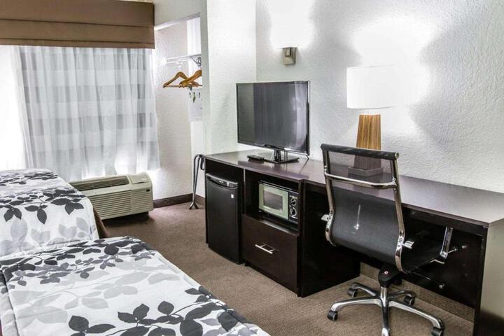 2 Double Beds (6 of 6)