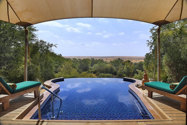 Hotel with Pool