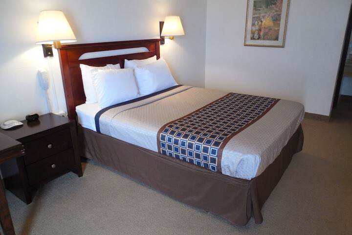 Room 32 of 54