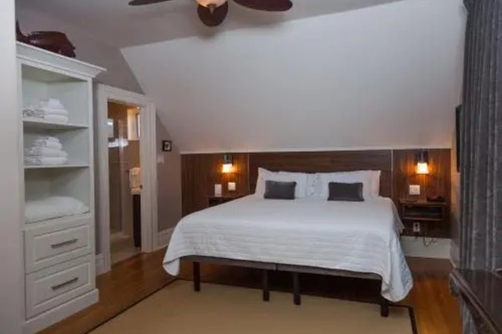 Room 2 of 15