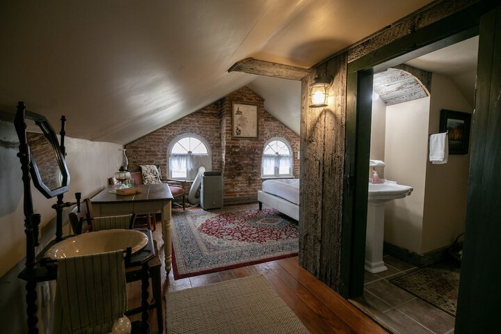 Room 13 of 29