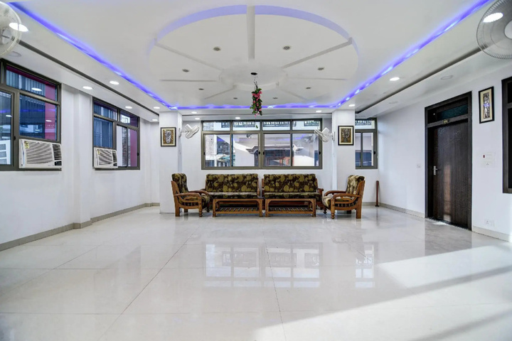 OYO 38853 S Sumangalam Palace