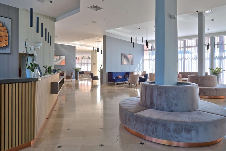 Hotel Interior 8 of 91