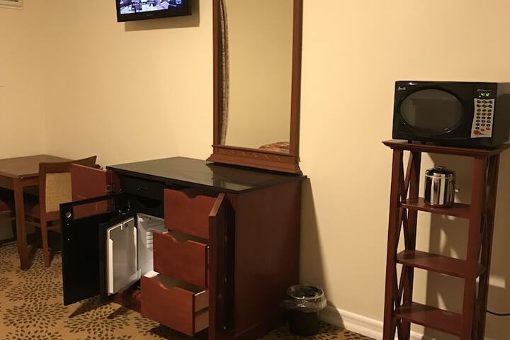 Room 13 of 28