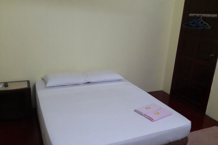 Room 9 of 21