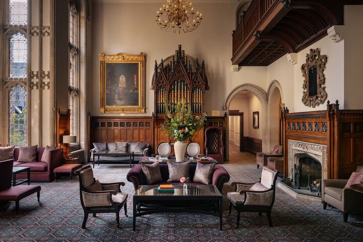 Guest Lobby