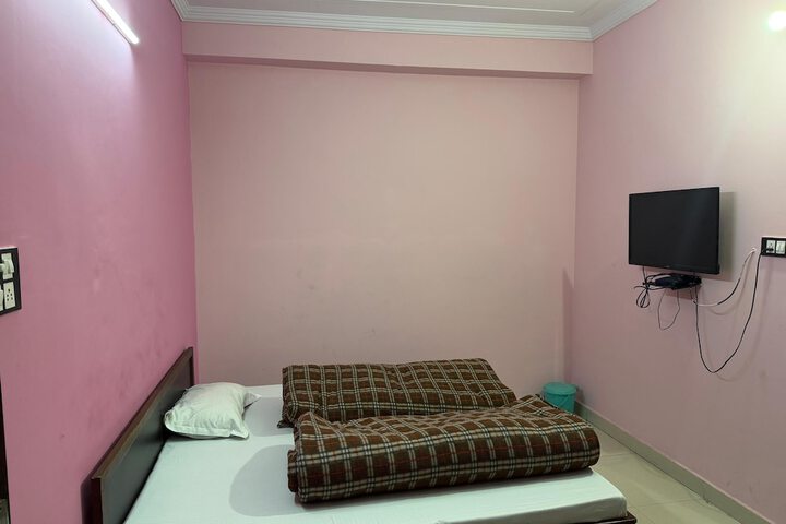 Room 8 of 21
