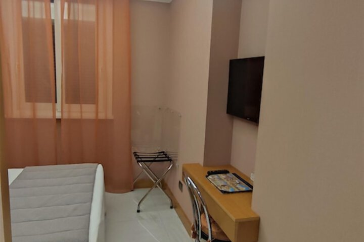 Room 42 of 88