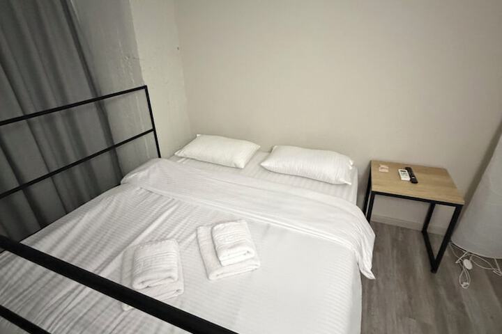 Room 44 of 86