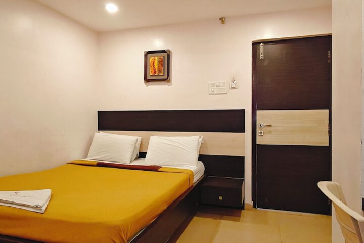 Room 2 of 9
