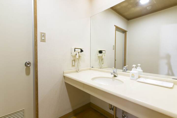 Room 15 of 57