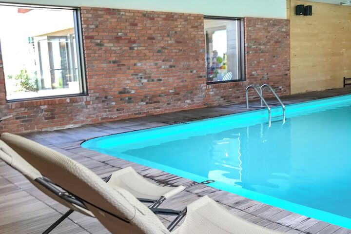 Pool 45 of 59