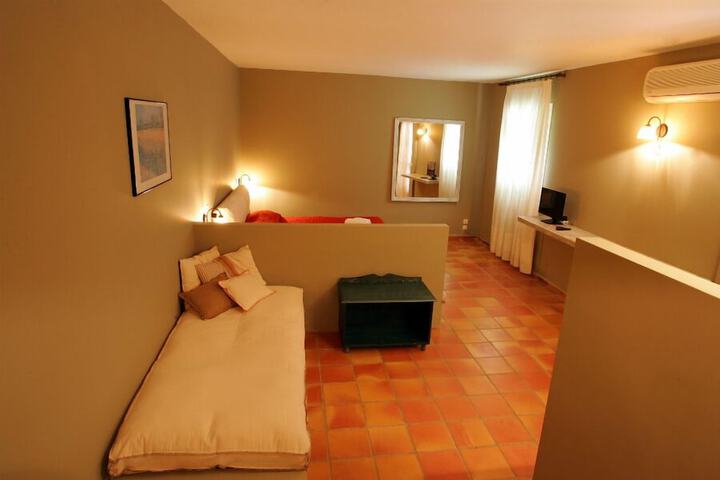 Room 21 of 93