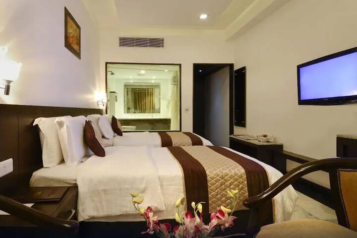 Room 3 of 18