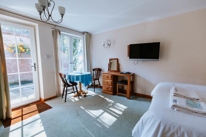 Room 10 of 20