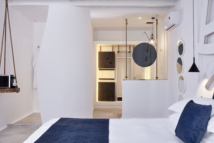 Room 12 of 62