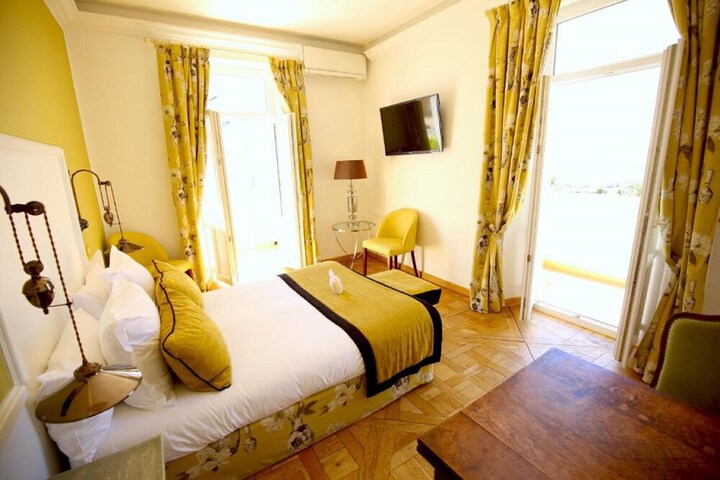 Room 32 of 78