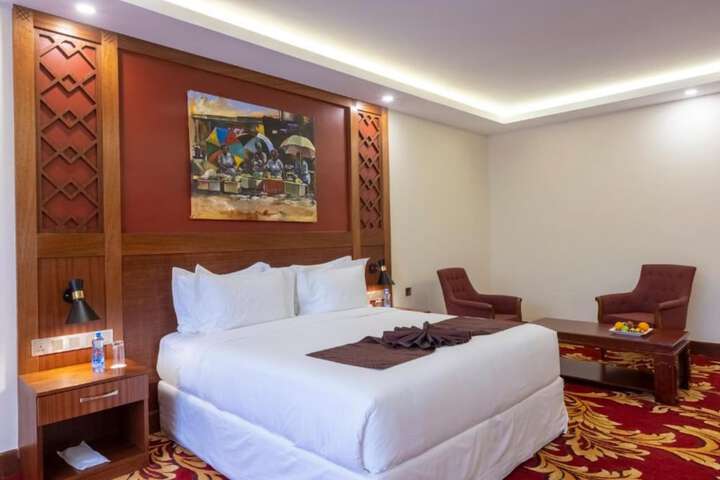 Room 4 of 37