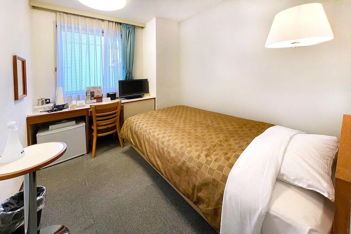 Room 9 of 30