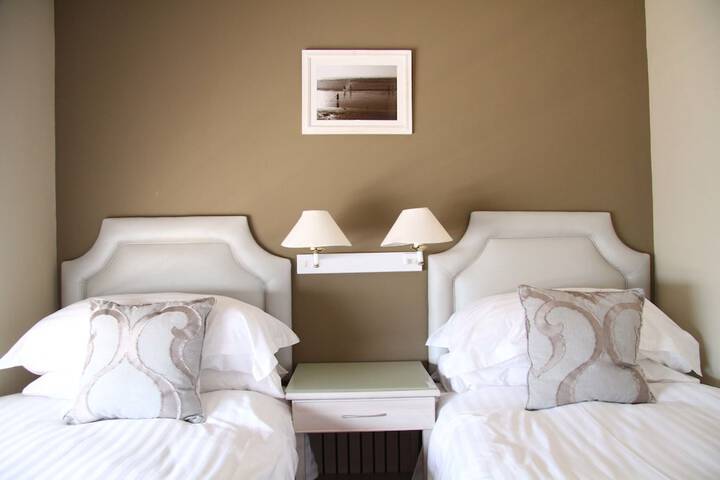Room 2 of 59