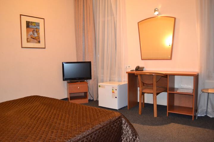 Room 33 of 64