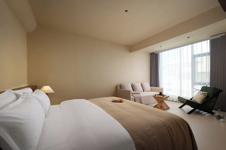 Room 11 of 80