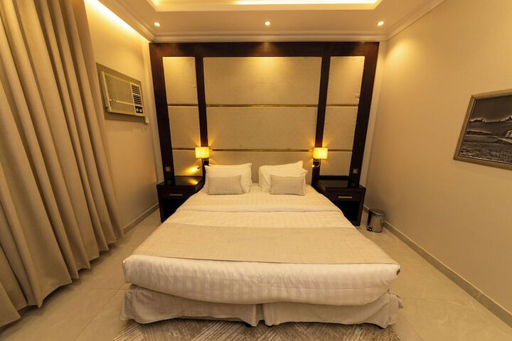 Room 22 of 165