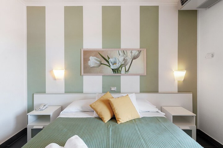 Room 3 of 22