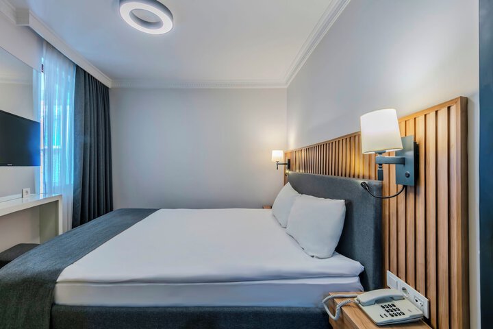 Room 15 of 70