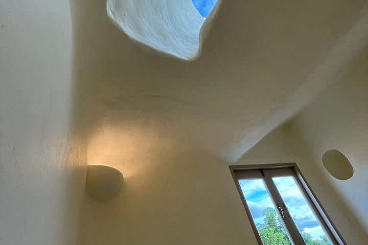 Room 11 of 31
